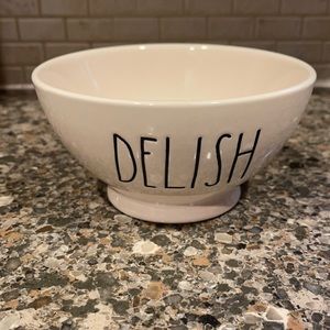 Rae Dunn “DELISH” bowl